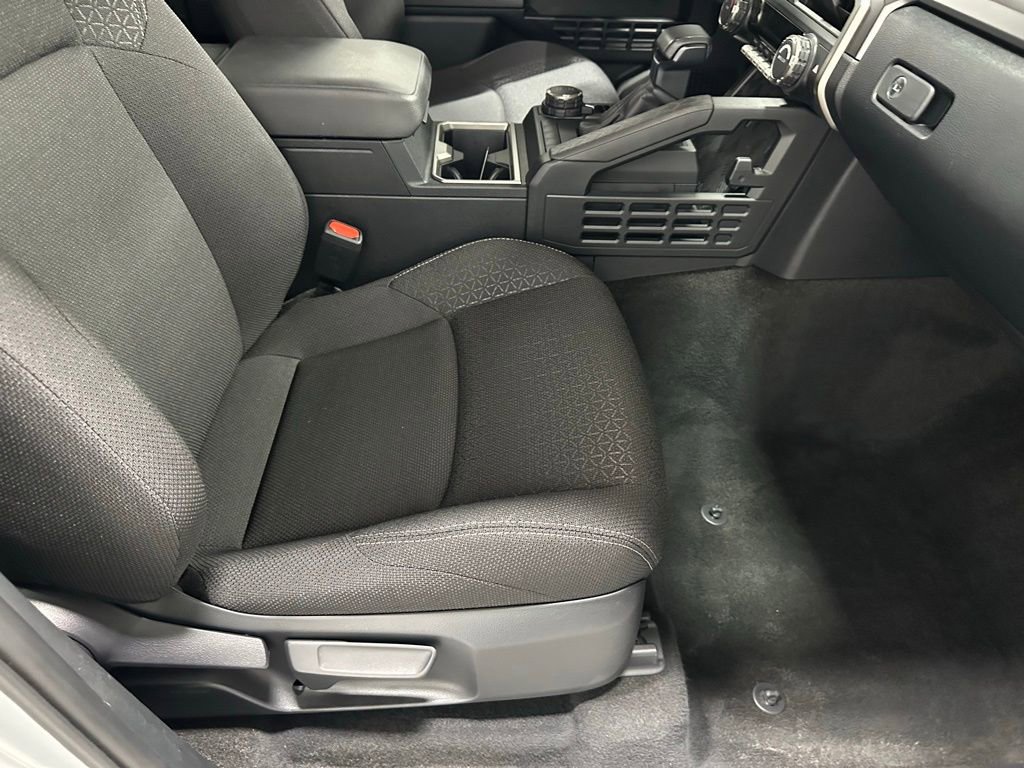 Used 2025 Toyota 4Runner SR5 AWD/4WD image 58