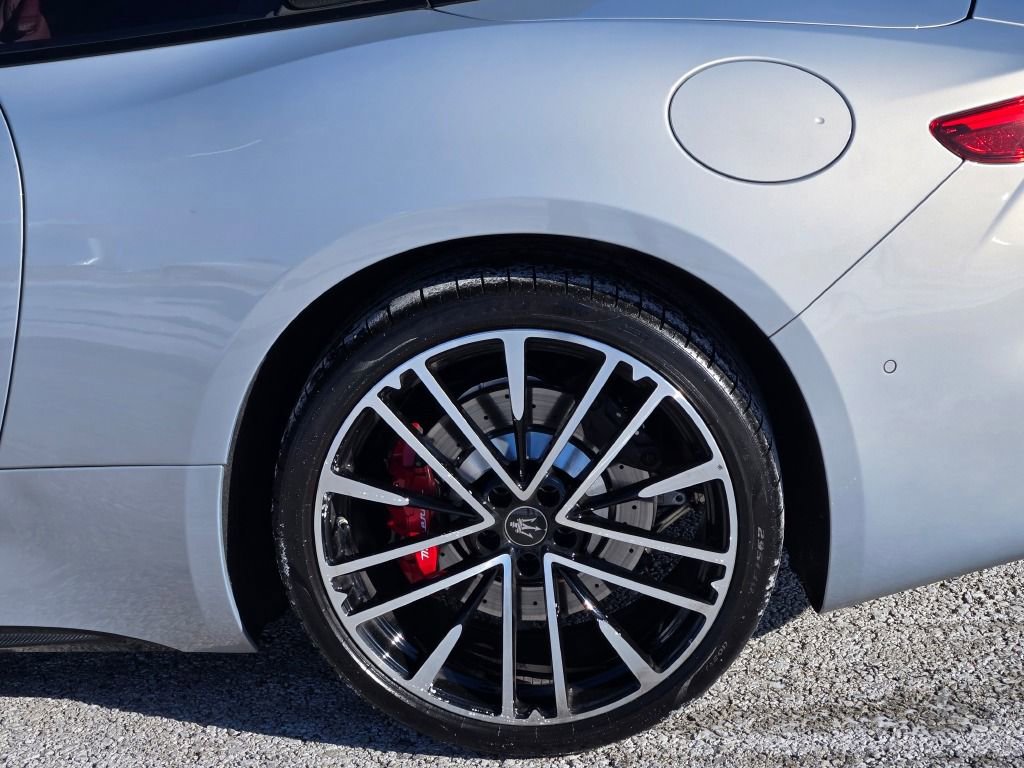 Used 2024 Maserati GranCabrio Trofeo image 13