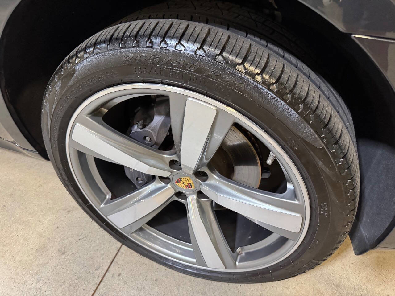 Used 2024 Porsche Macan w/ Premium Plus Package image 27
