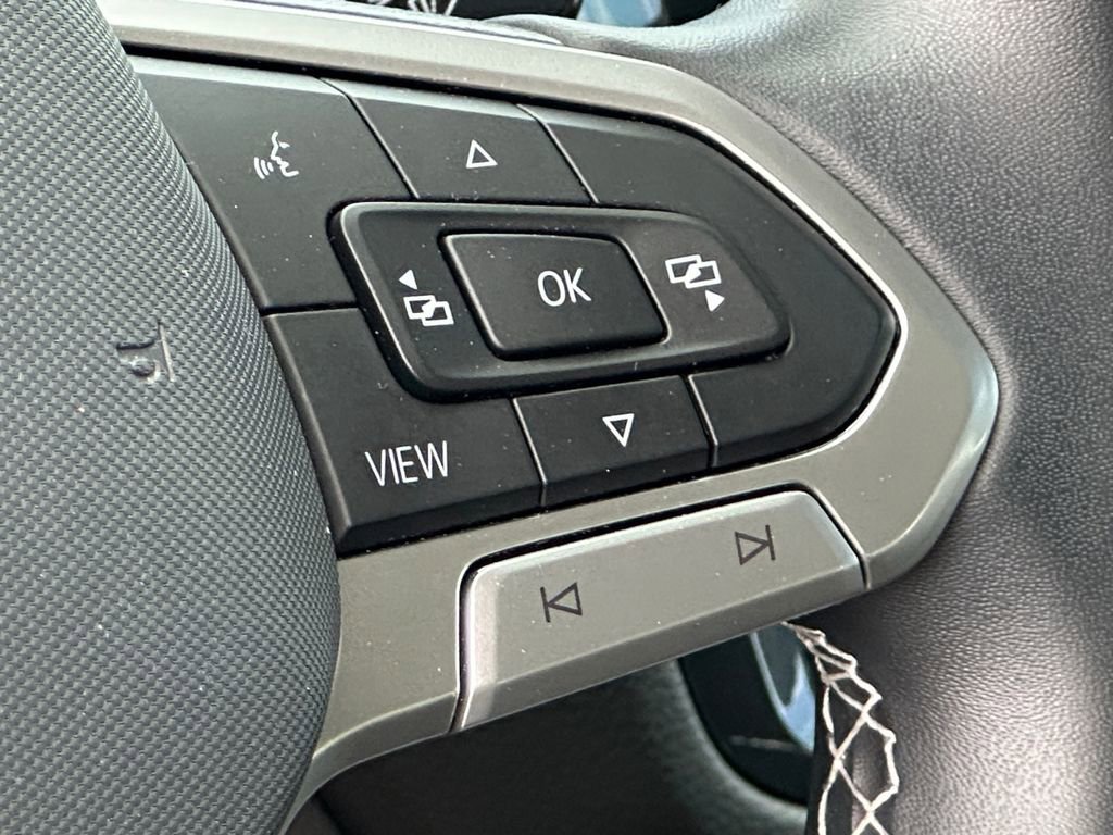 Used 2022 Volkswagen Tiguan SE AWD/4WD image 25