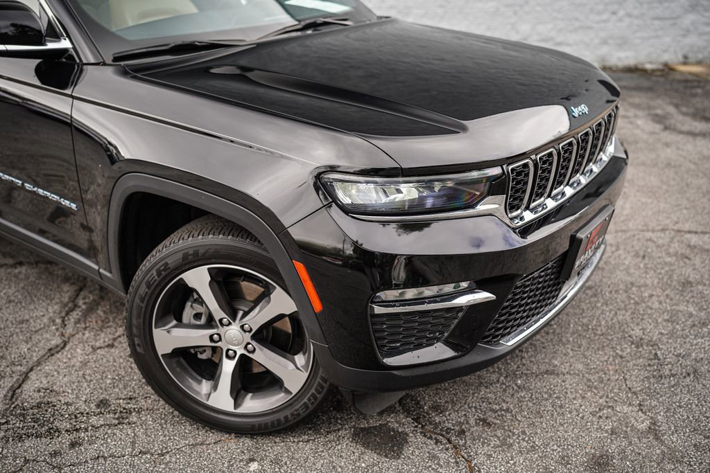 Used 2023 Jeep Grand Cherokee 4WD 4xe w/ Luxury Tech Group II image 8