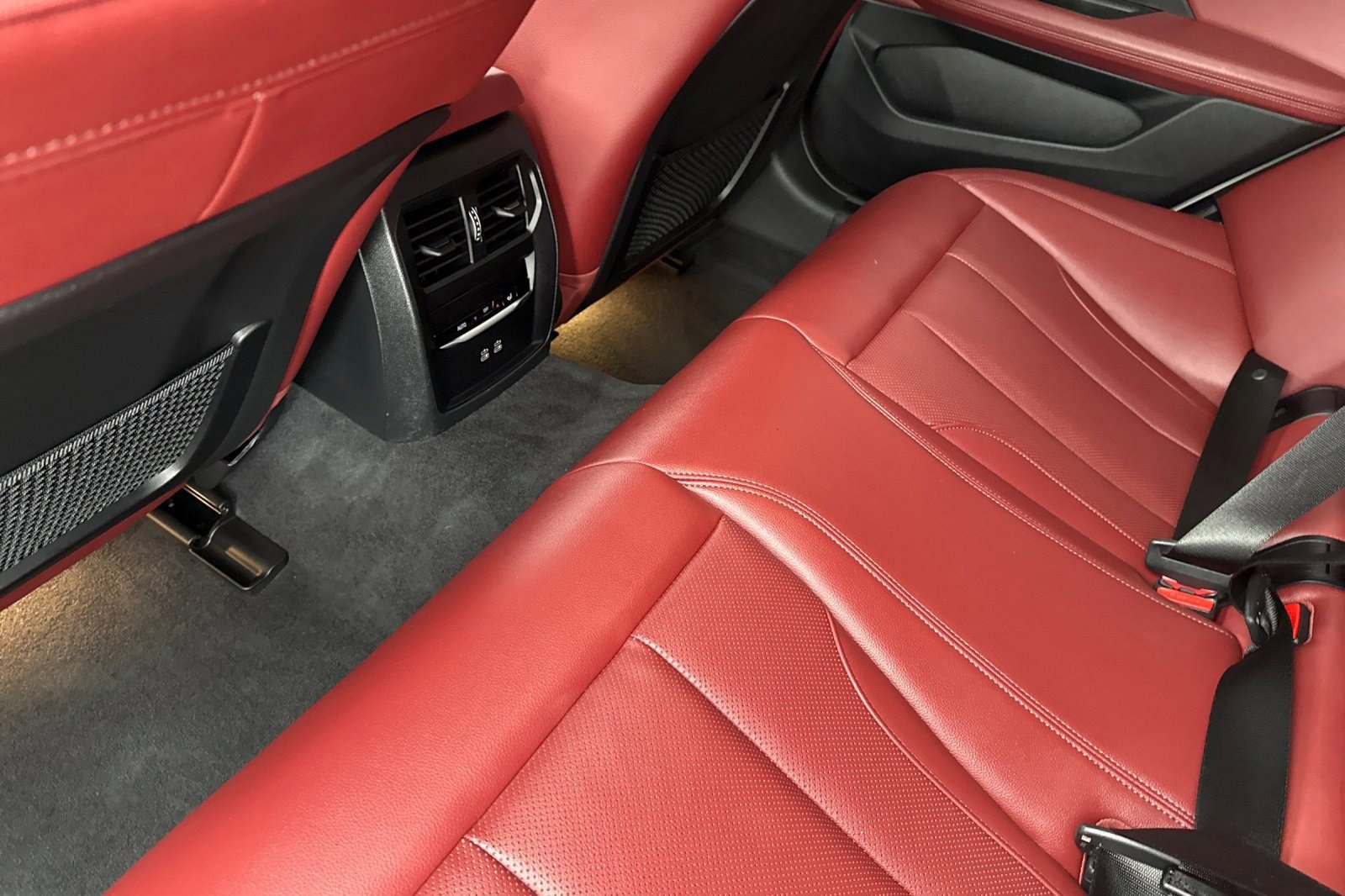 Used 2022 BMW i4 eDrive40 w/ Premium Package image 27