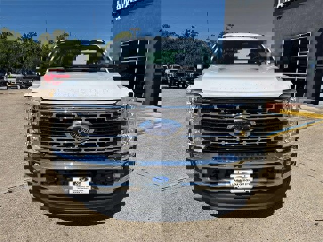 New 2025 Ford F550 4x4 Regular Cab Super Duty image 2