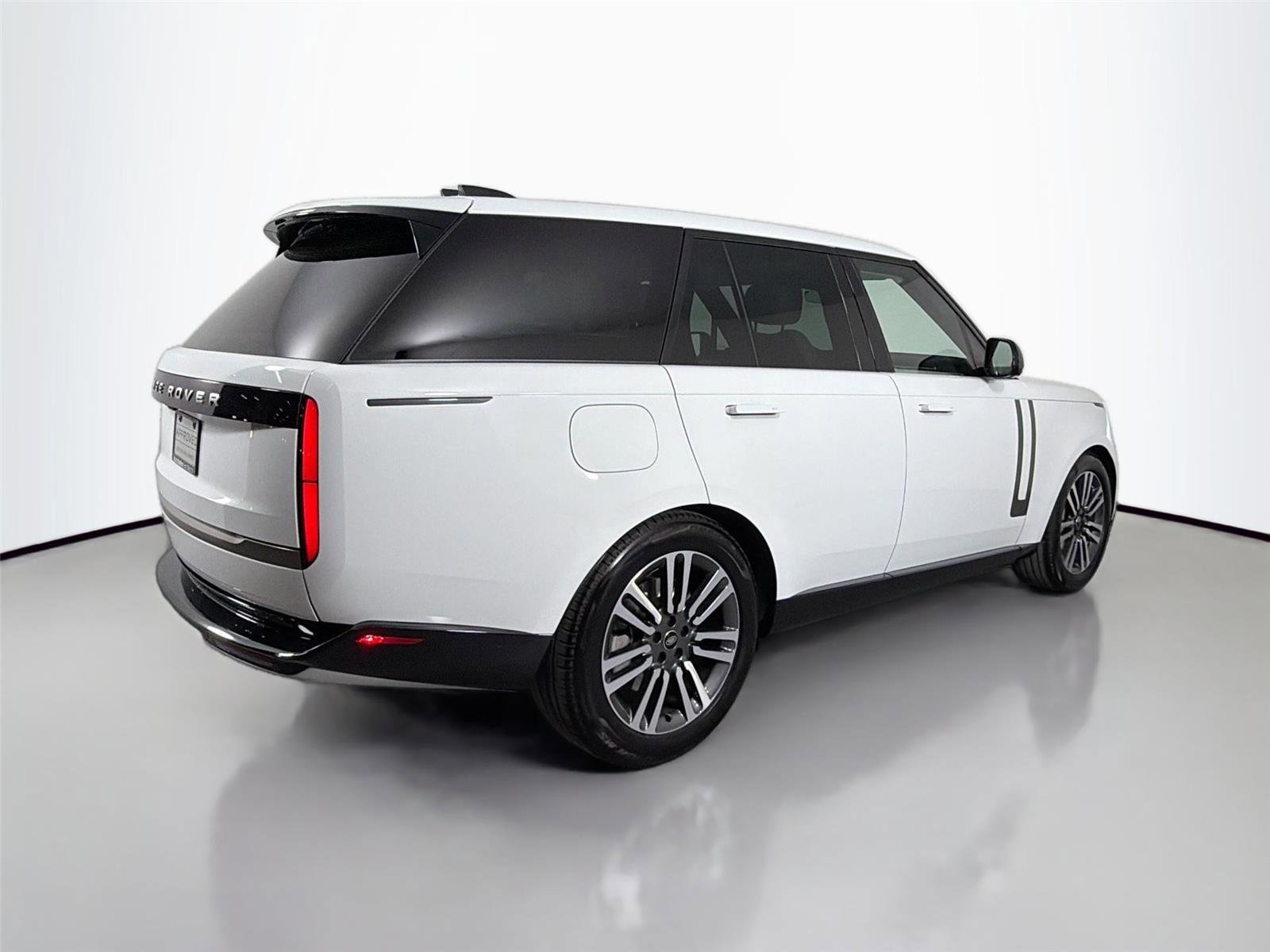 Certified 2025 Land Rover Range Rover SE AWD/4WD image 5