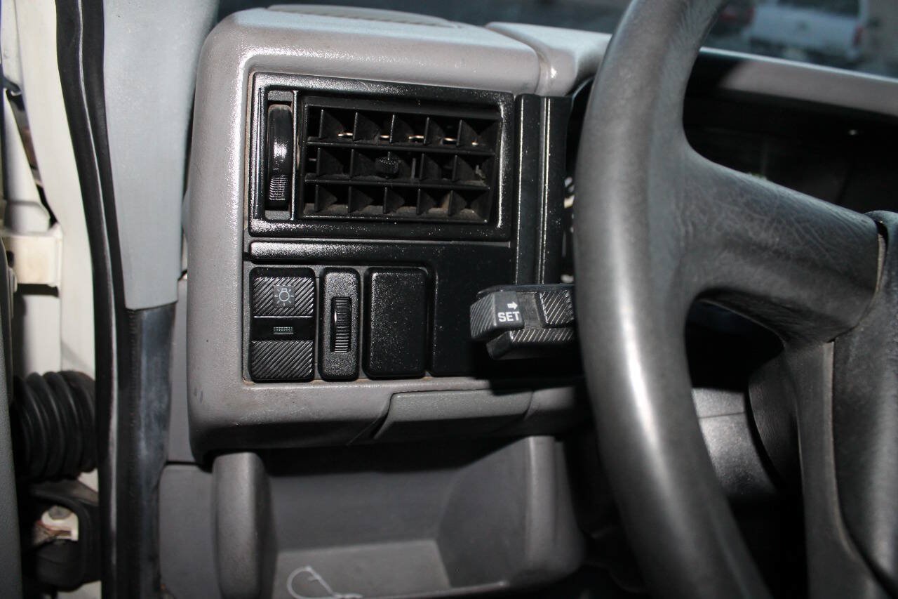 Used 1993 Volkswagen Eurovan MV FWD image 37