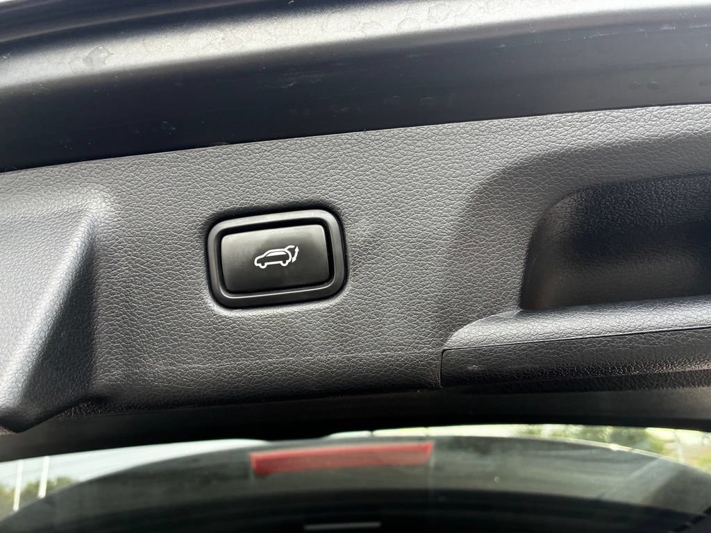 Used 2022 Hyundai Palisade Limited FWD image 14
