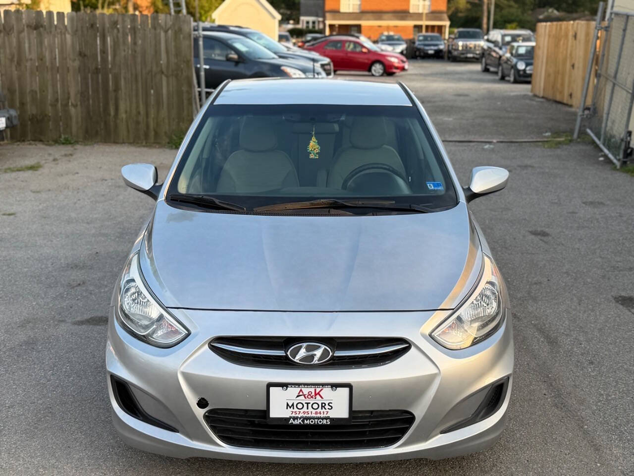 Used 2015 Hyundai Accent GLS FWD image 4