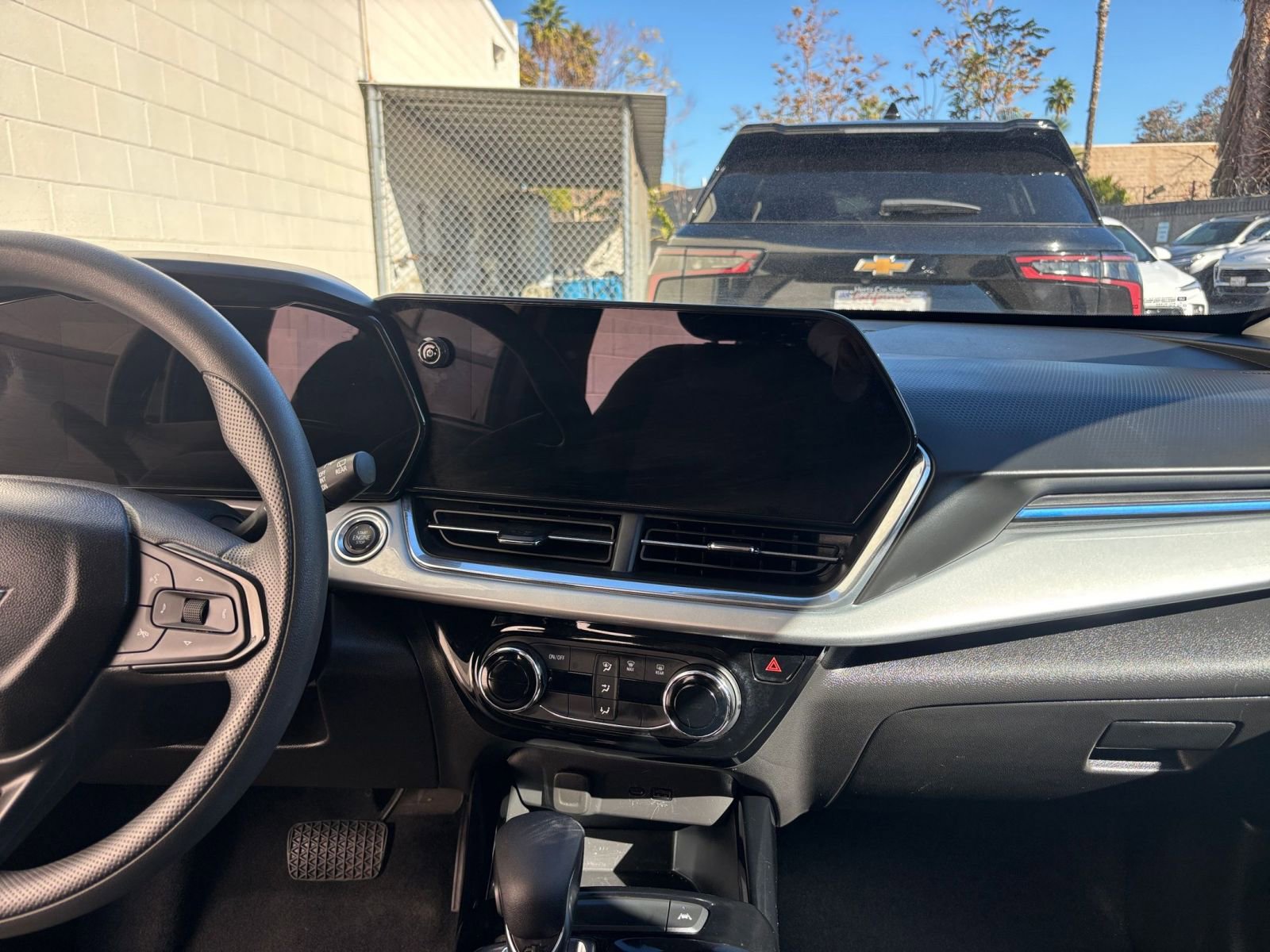 Used 2025 Chevrolet Trax LT image 18