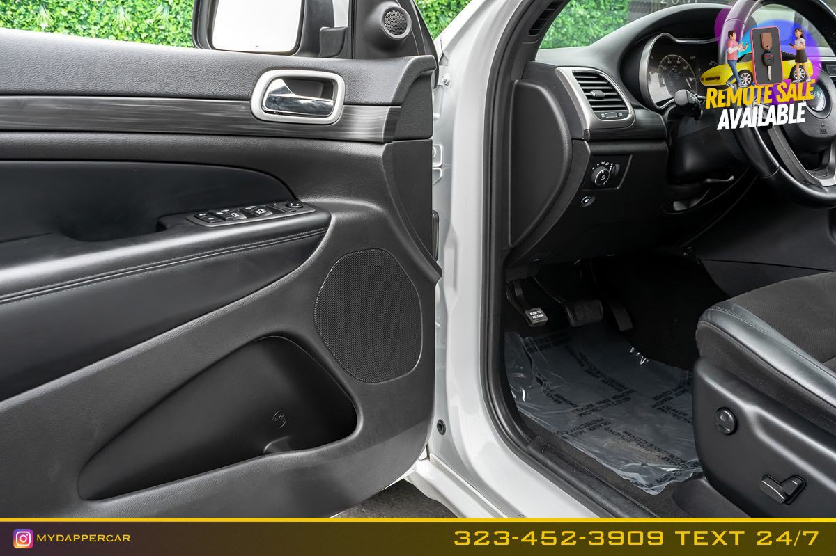 Used 2021 Jeep Grand Cherokee Laredo X AWD/4WD image 12