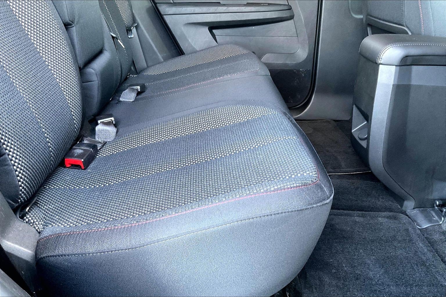 Used 2017 Chevrolet Equinox LT w/ Driver Confidence Package II image 18