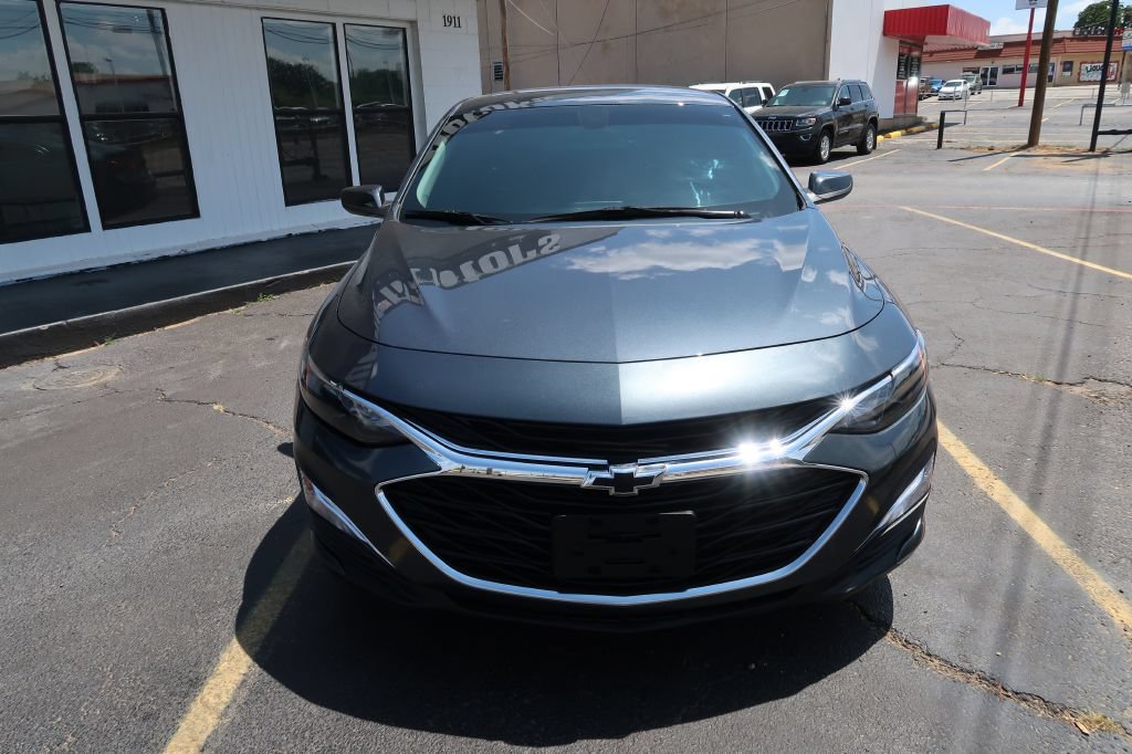 Used 2021 Chevrolet Malibu RS FWD image 2