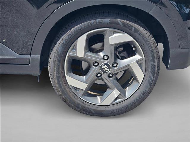 Used 2023 Hyundai Venue SEL FWD image 4