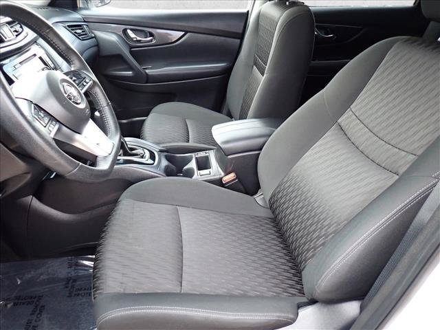 Used 2019 Nissan Rogue SV AWD/4WD image 12