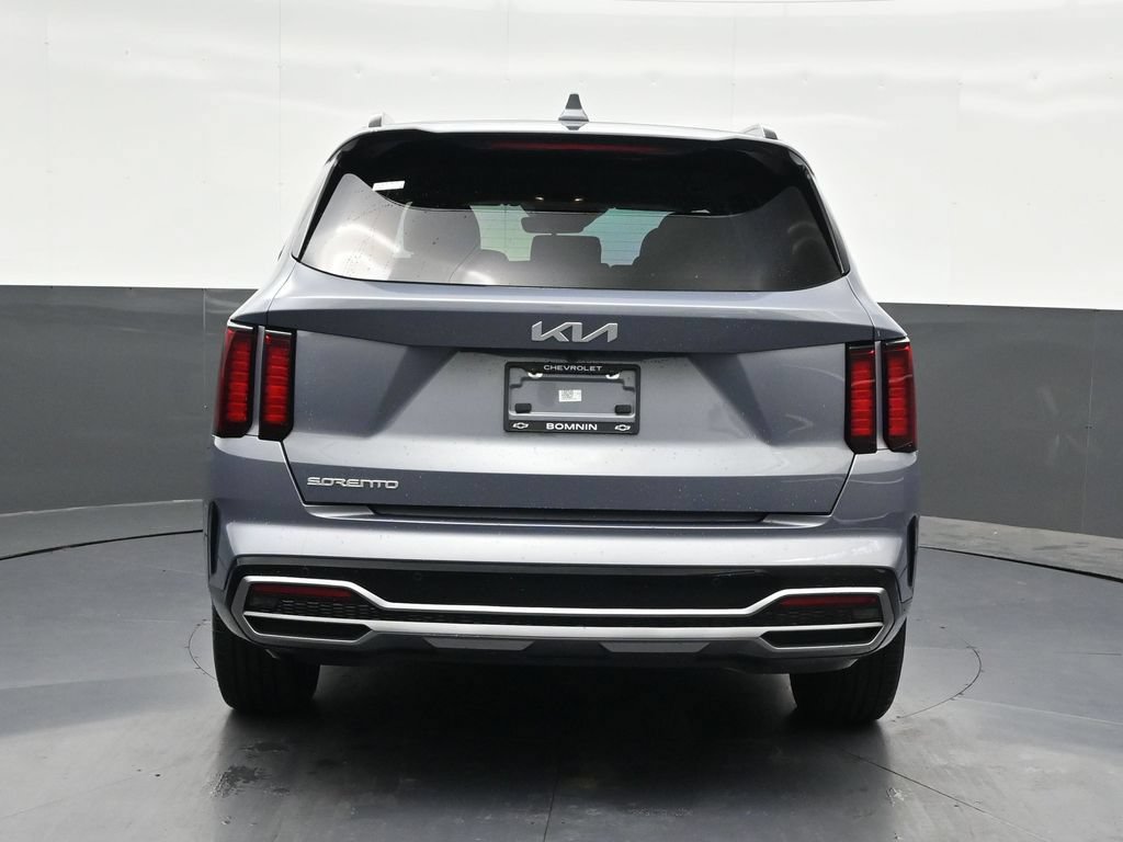Used 2023 Kia Sorento S FWD image 4