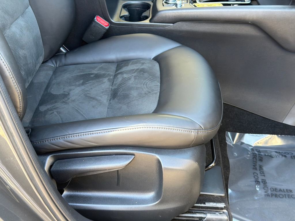 Used 2020 MAZDA CX-5 Touring image 11