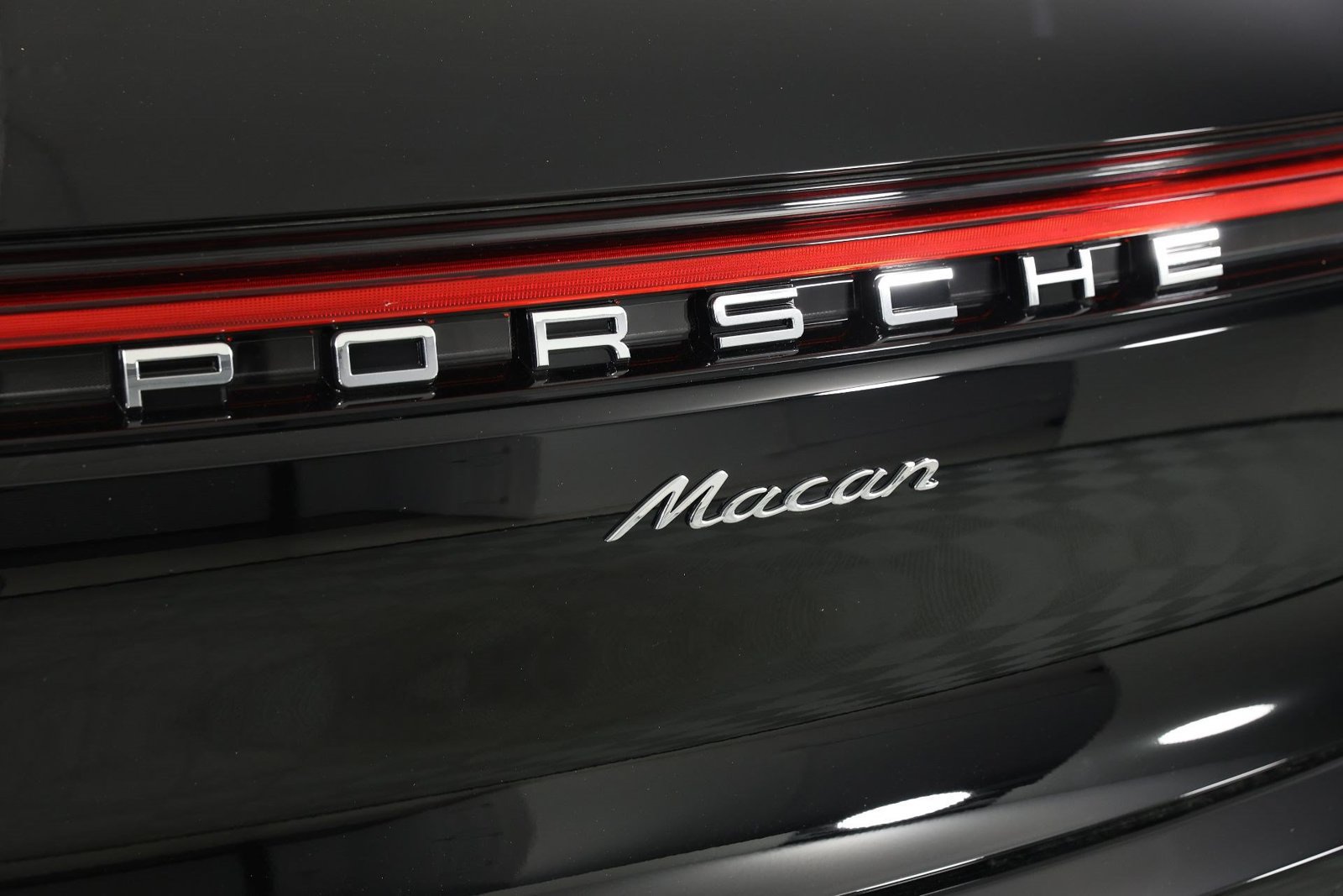 New 2026 Porsche Macan AWD/4WD image 22