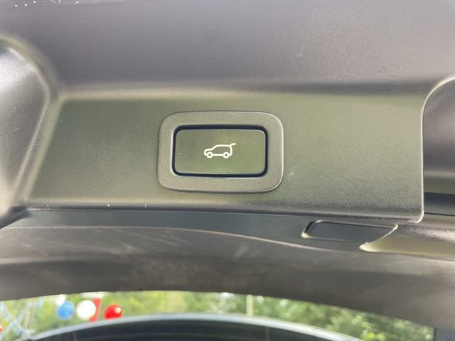 Used 2017 Jaguar F-PACE Premium AWD/4WD image 10