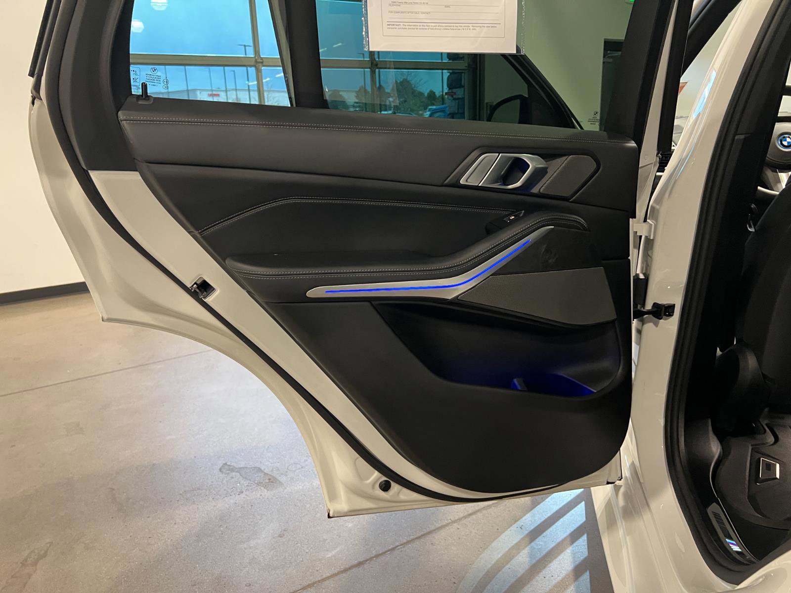 Used 2025 BMW X5 xDrive50e w/ M Sport Package image 32