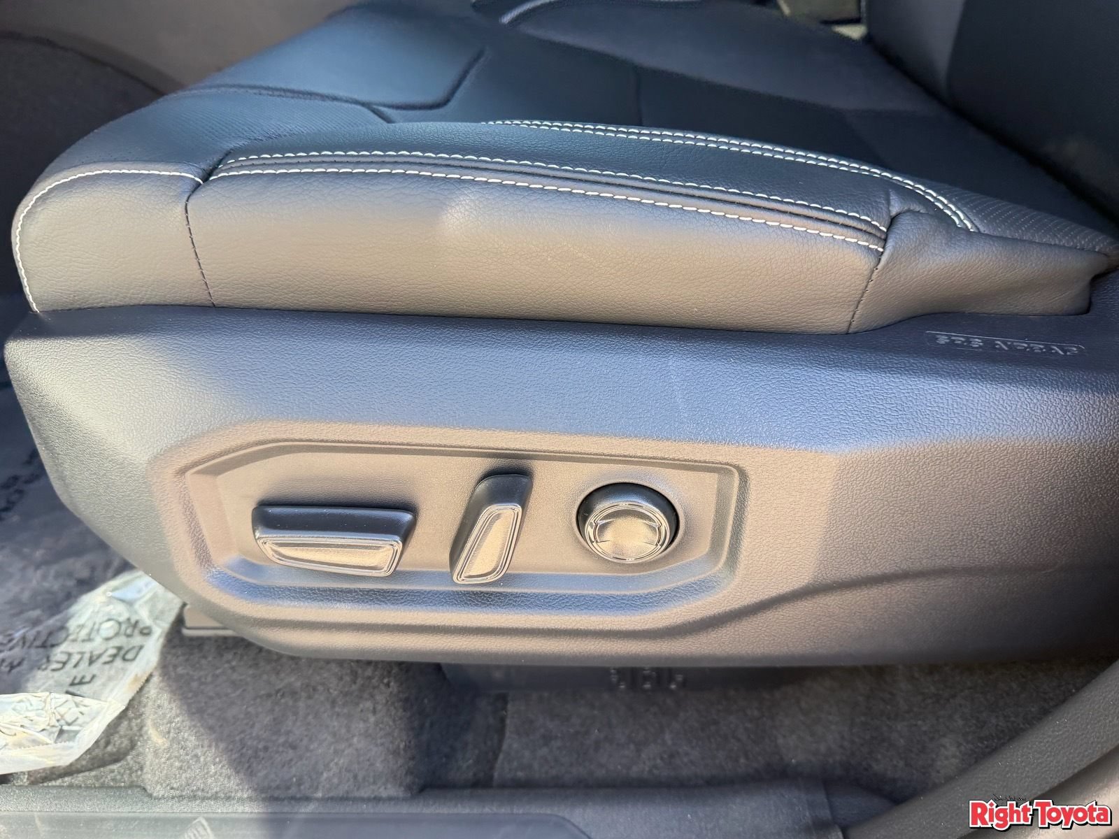 New 2026 Toyota Tundra Limited AWD/4WD image 21