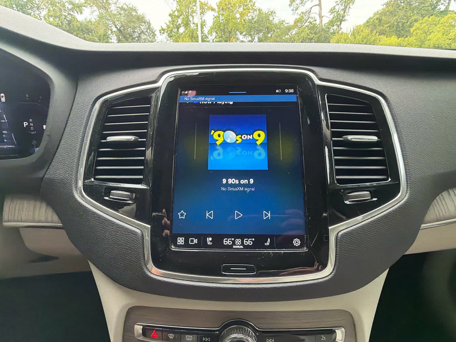 Used 2023 Volvo XC90 B6 Plus w/ Protection Package AWD/4WD image 32