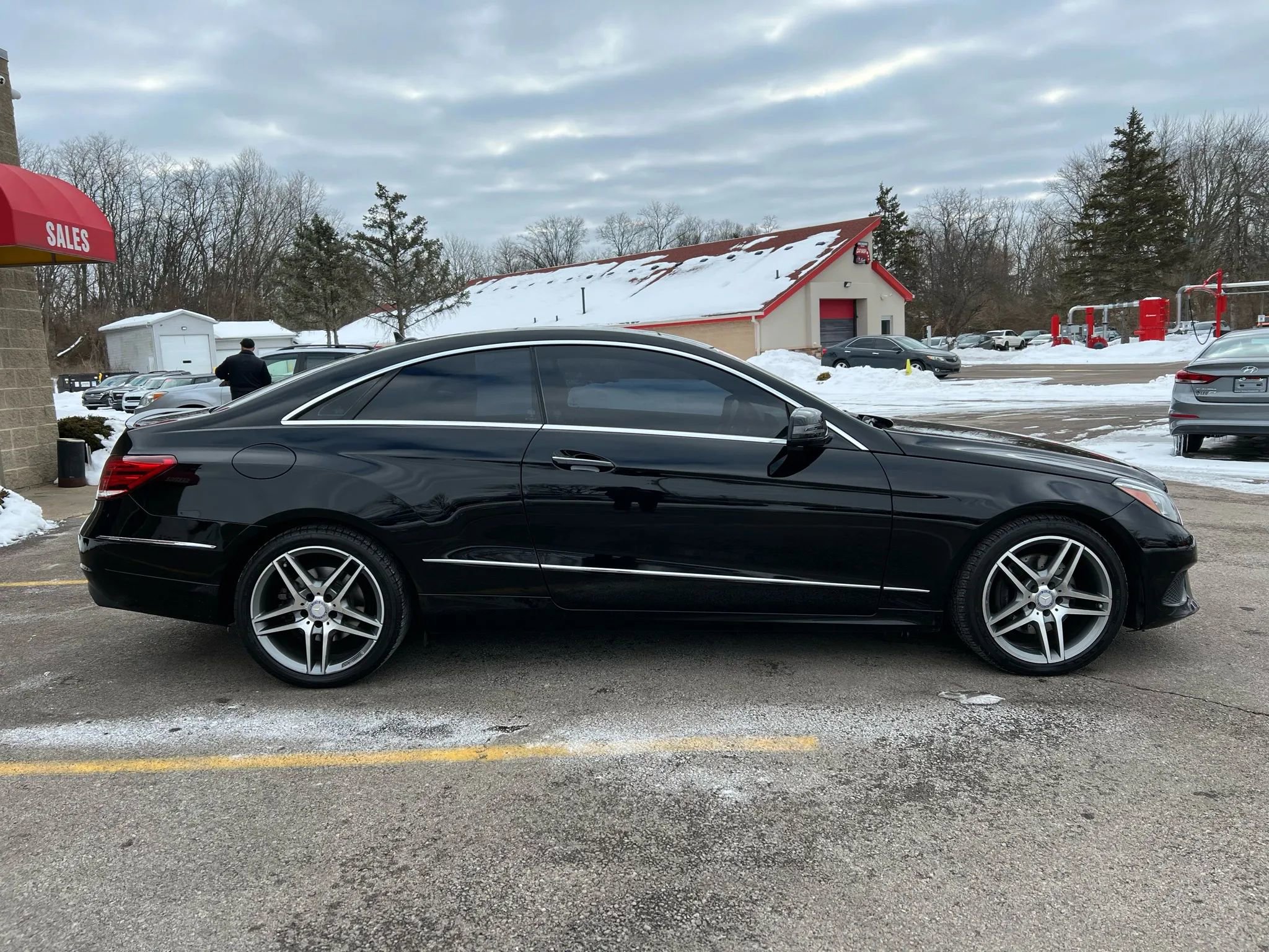 Used 2015 Mercedes-Benz E 400 4MATIC Coupe w/ Premium 1 Package image 4