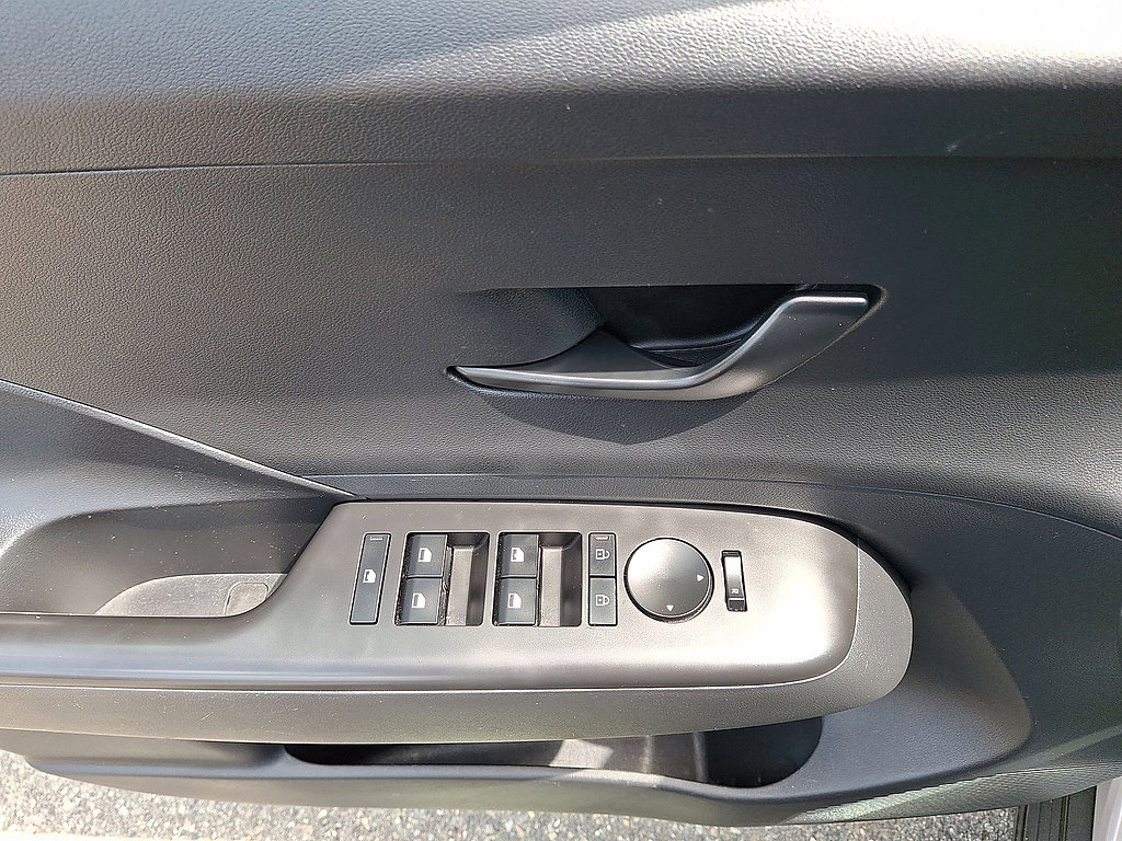 Certified 2024 Hyundai Kona SE AWD/4WD image 10