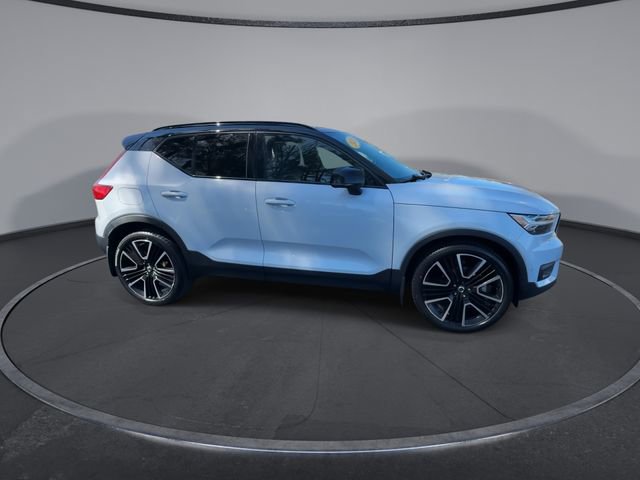 Used 2020 Volvo XC40 T5 R-Design image 16