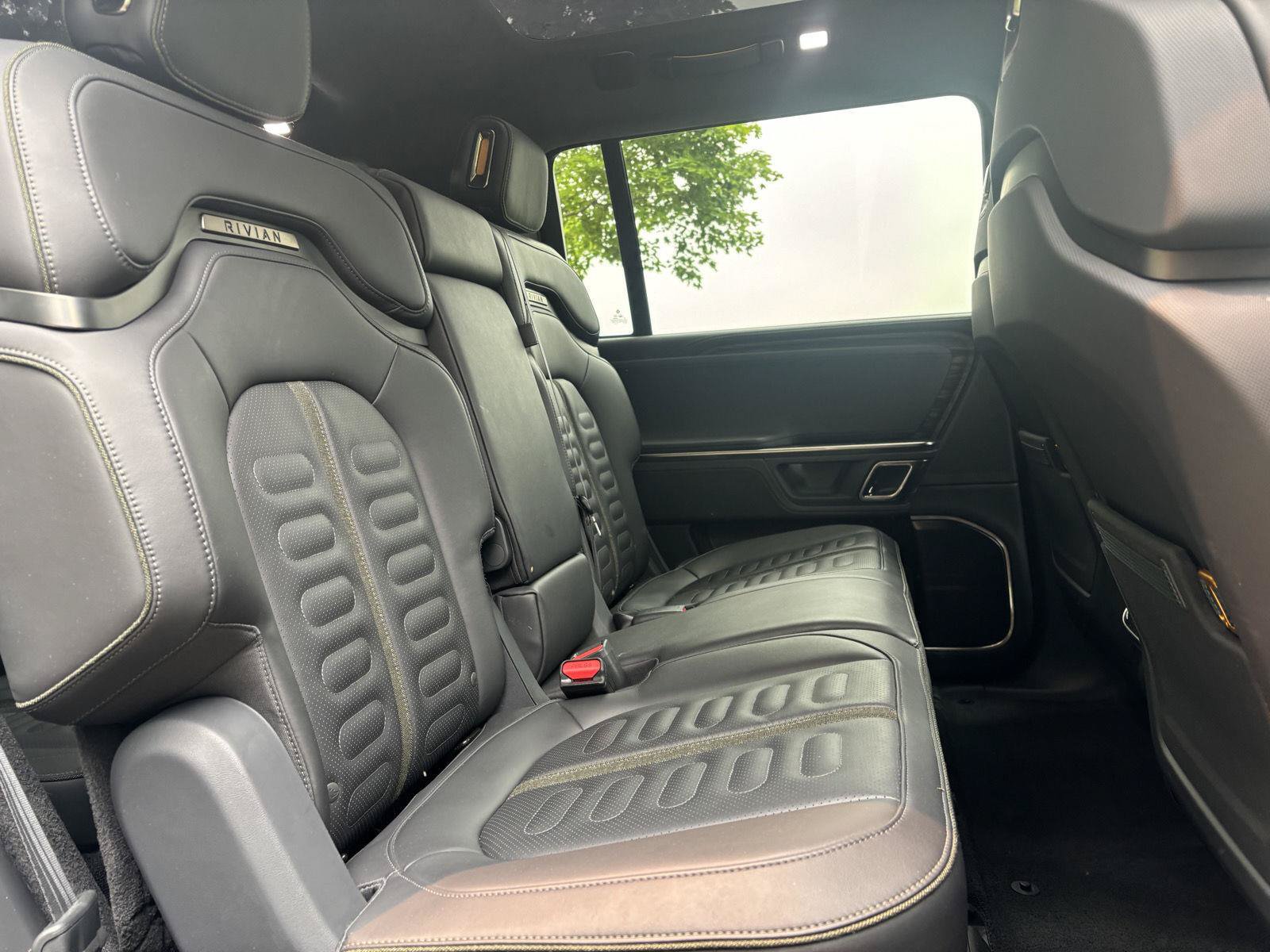 Used 2022 Rivian R1S Launch Edition AWD/4WD image 23