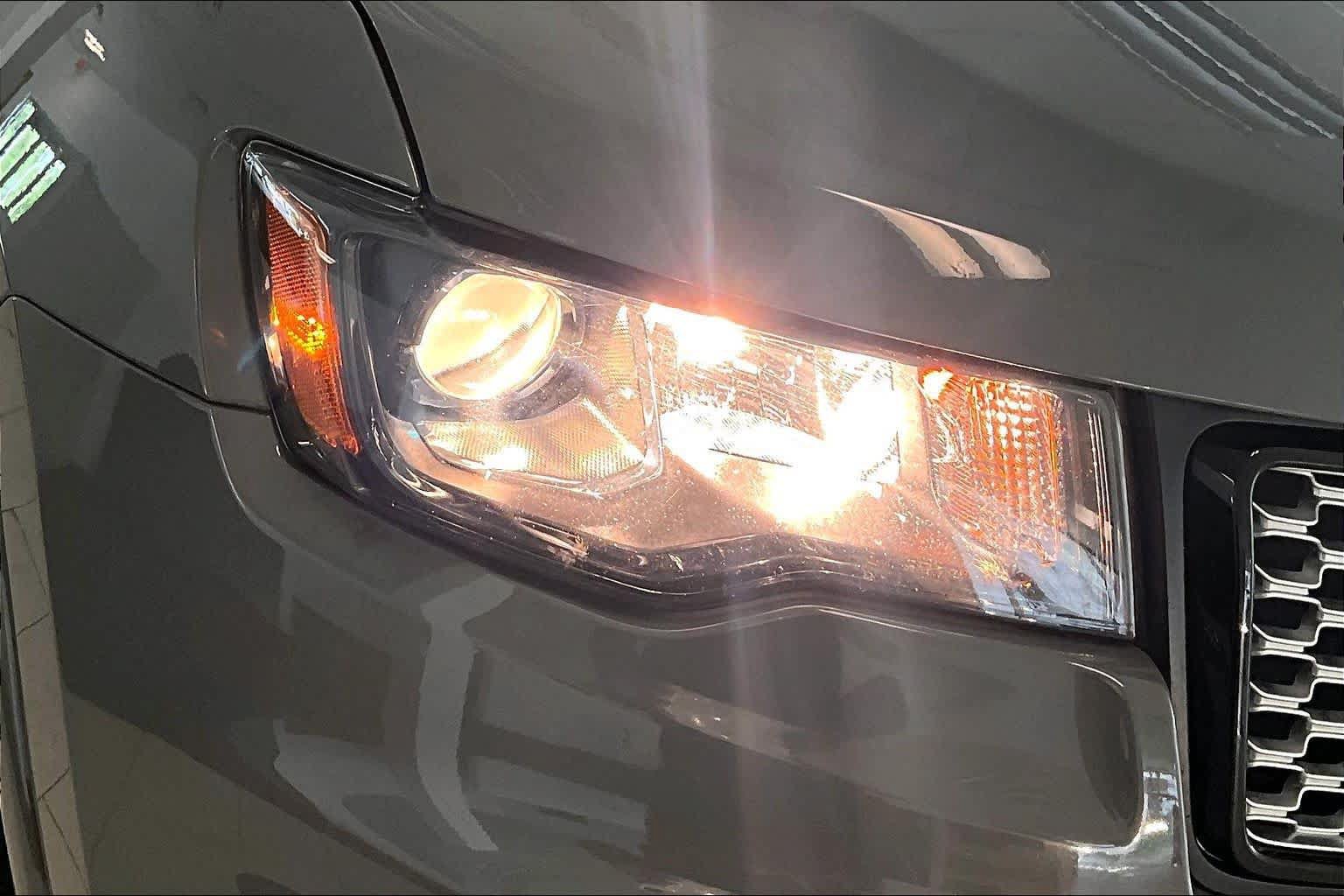 Used 2020 Jeep Grand Cherokee Altitude RWD image 26