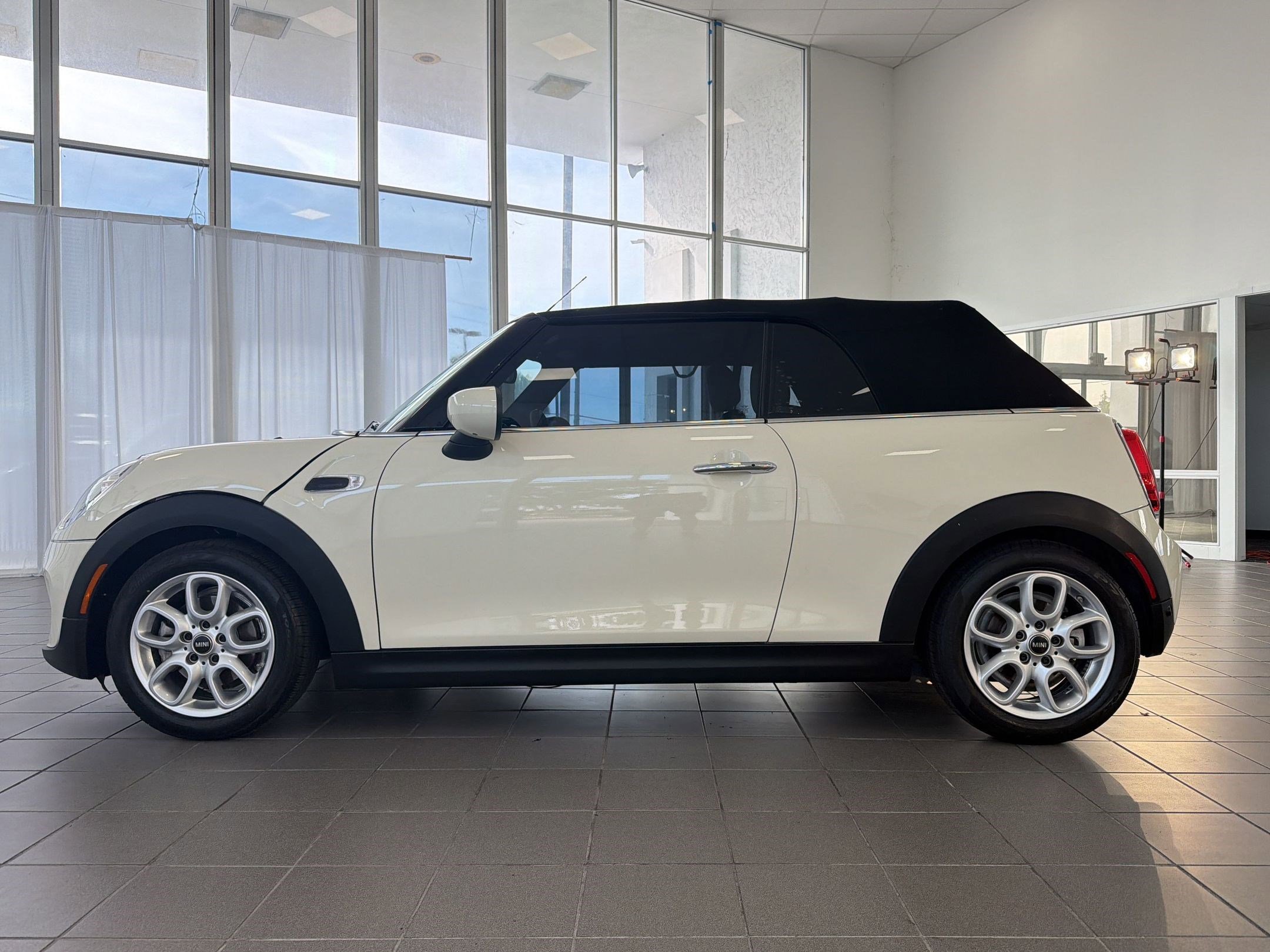 Used 2020 MINI Cooper Convertible w/ Signature Upholstery Package FWD image 2