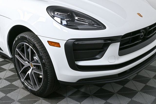 Certified 2026 Porsche Macan image 38