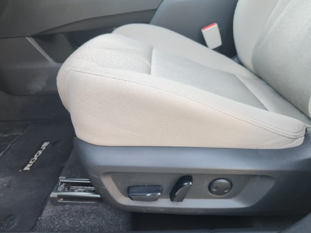 Used 2025 Nissan Rogue SV AWD/4WD image 21
