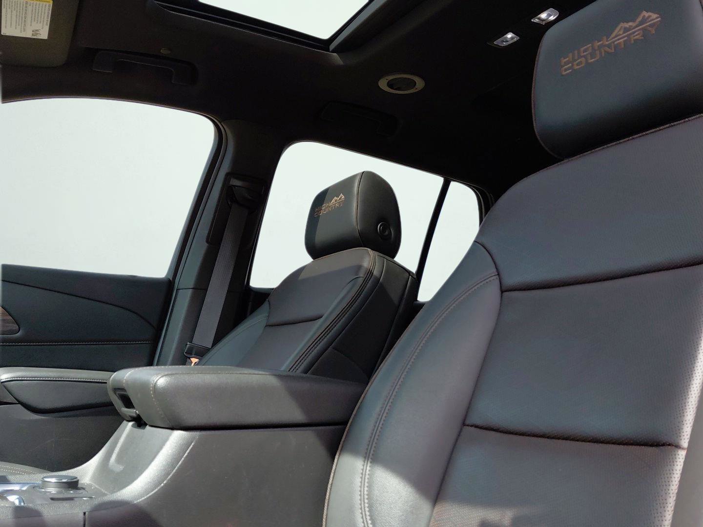 Used 2022 Chevrolet Traverse High Country image 9
