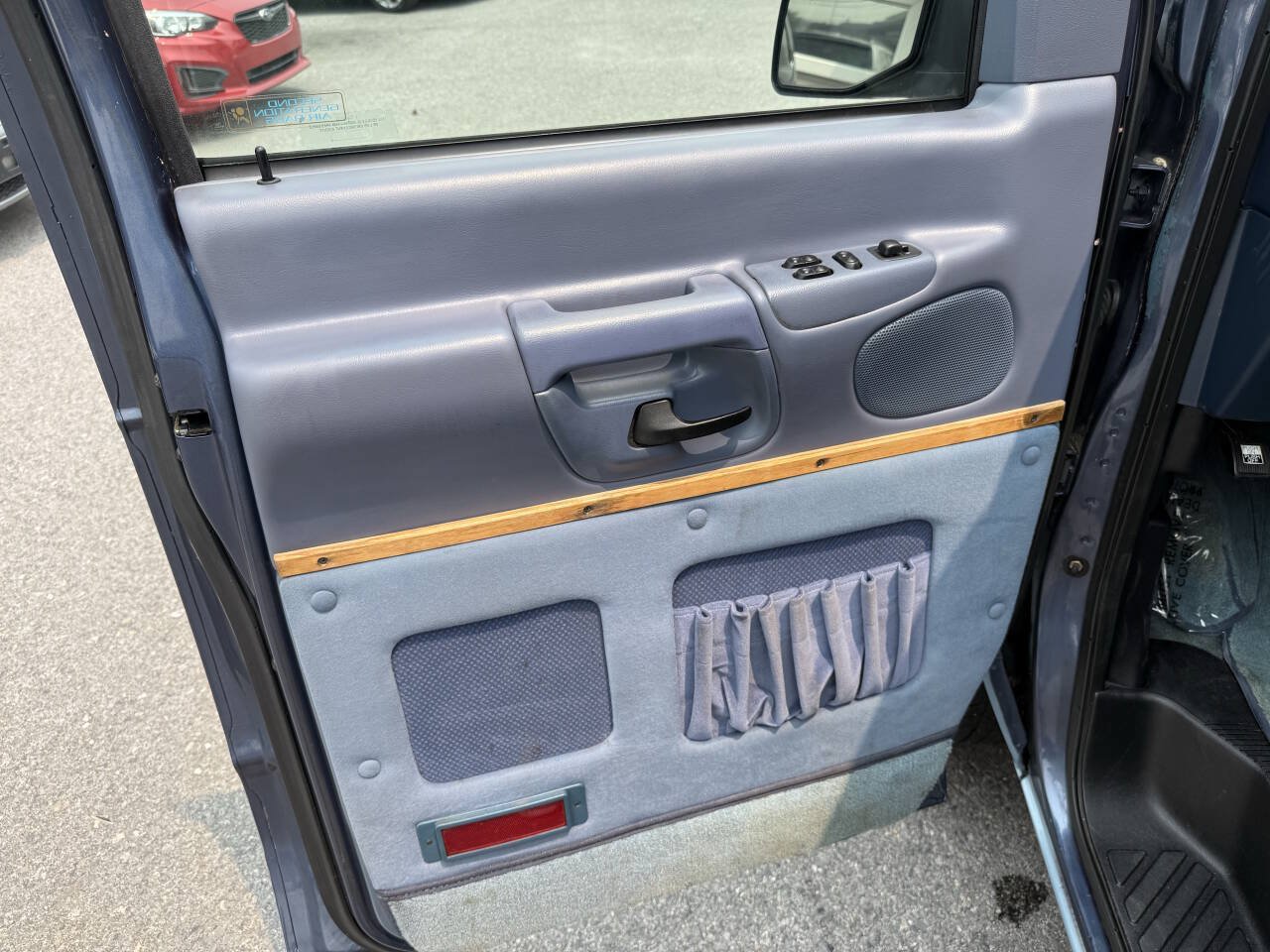 Used 1998 Ford E-150 and Econoline 150 RWD image 13