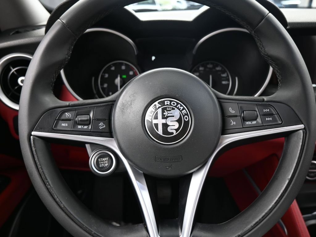 Used 2019 Alfa Romeo Stelvio w/ Nero Edizione image 28