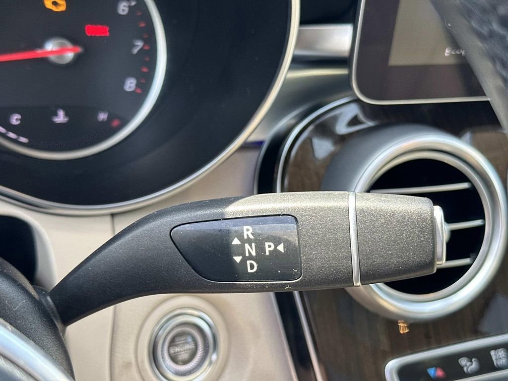 Used 2021 Mercedes-Benz GLC 300 4MATIC w/ Premium Package image 21