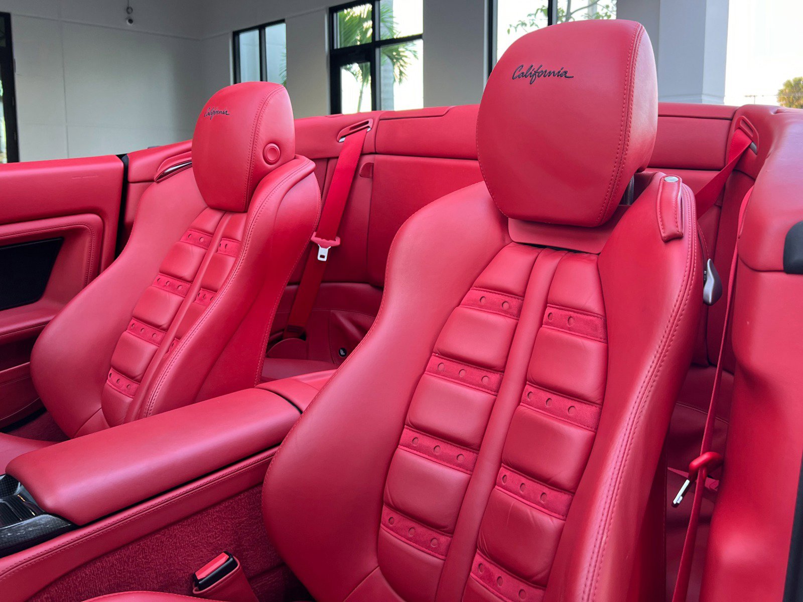Used 2013 Ferrari California RWD image 14