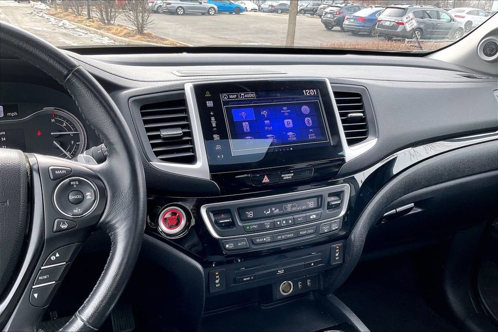 Used 2016 Honda Pilot Touring image 6