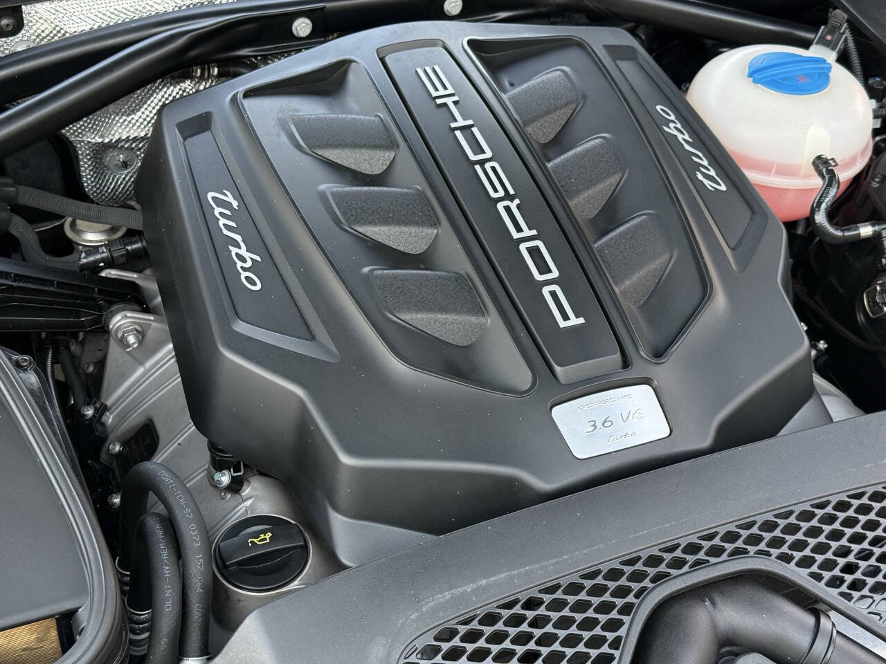 Used 2015 Porsche Macan Turbo AWD/4WD image 12