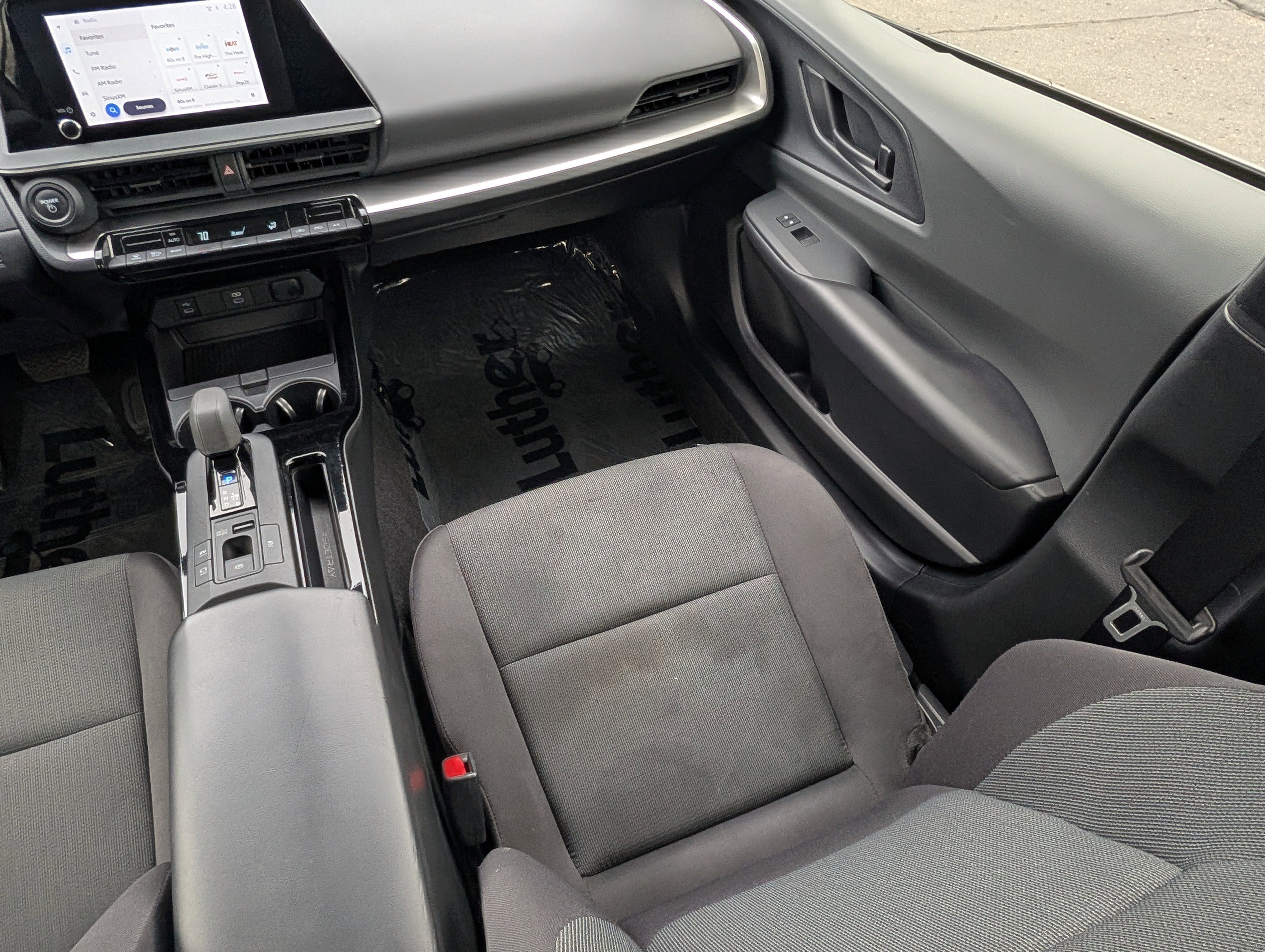 Used 2023 Toyota Prius LE FWD image 11