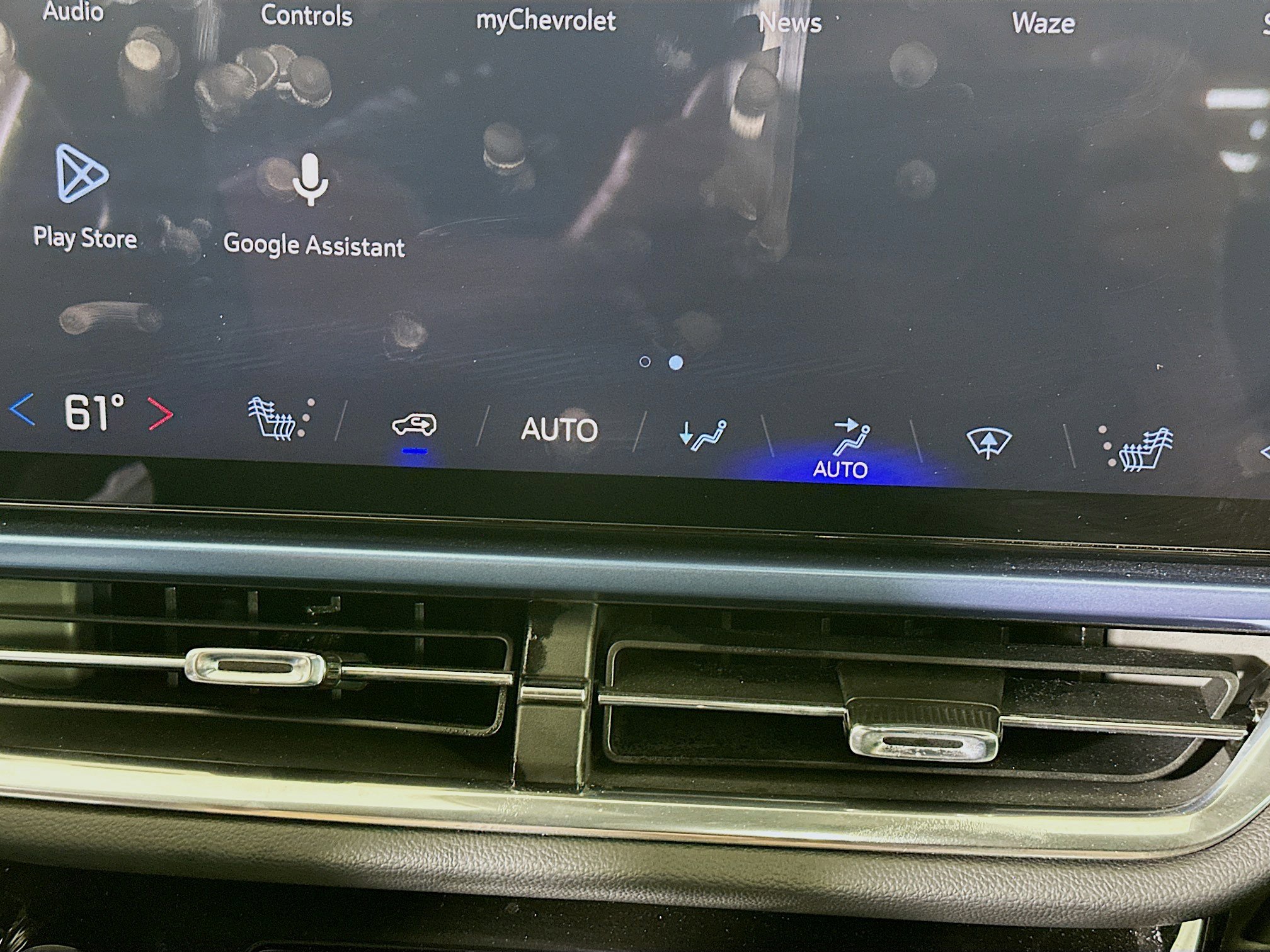 Used 2024 Chevrolet Equinox EV LT FWD image 24