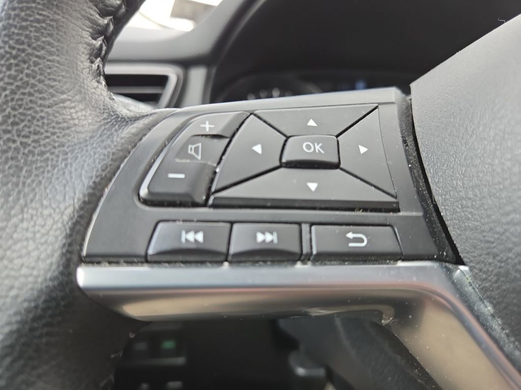 Used 2022 Nissan Rogue Sport SL AWD/4WD image 31