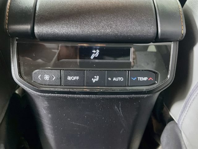 Used 2023 Toyota Highlander Bronze Edition FWD image 26