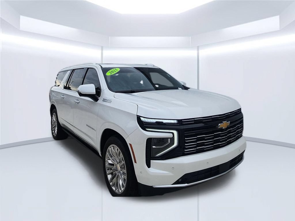 Used 2025 Chevrolet Suburban High Country AWD/4WD image 3