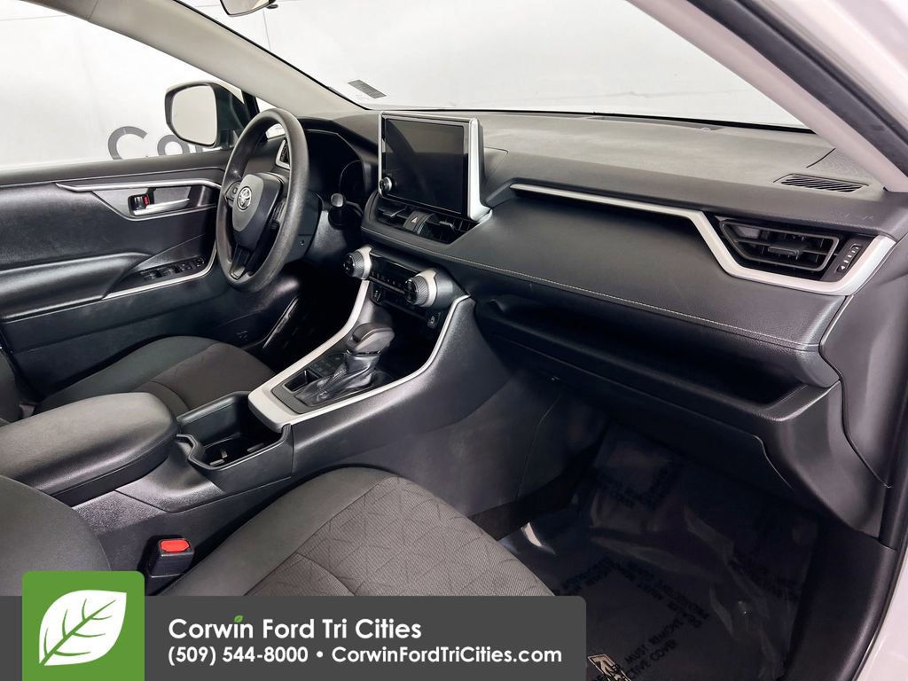Used 2023 Toyota RAV4 XLE image 28