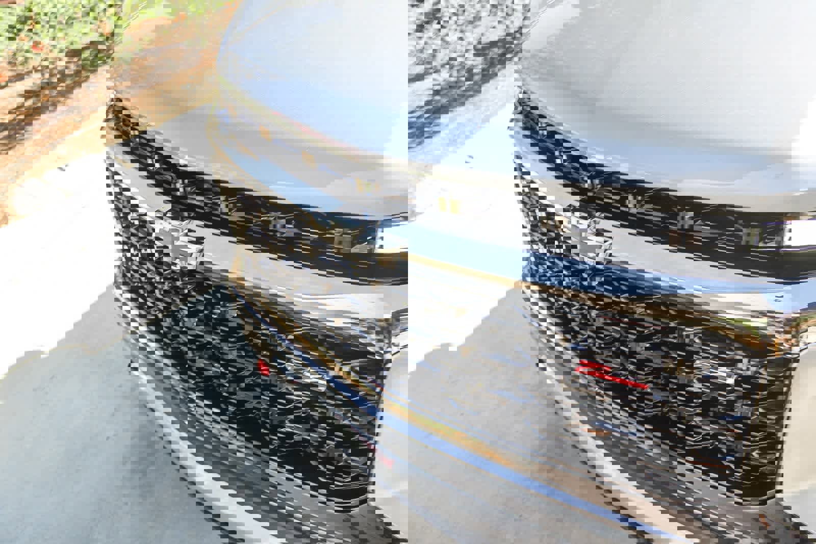 Used 2025 Chevrolet Traverse Z71 image 11