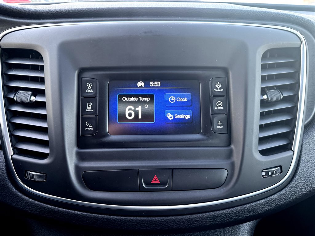 Used 2015 Chrysler 200 Limited w/ Convenience Group FWD image 17
