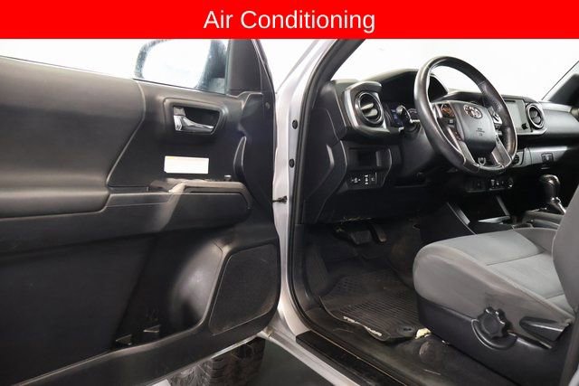 Certified 2018 Toyota Tacoma TRD Off-Road image 10
