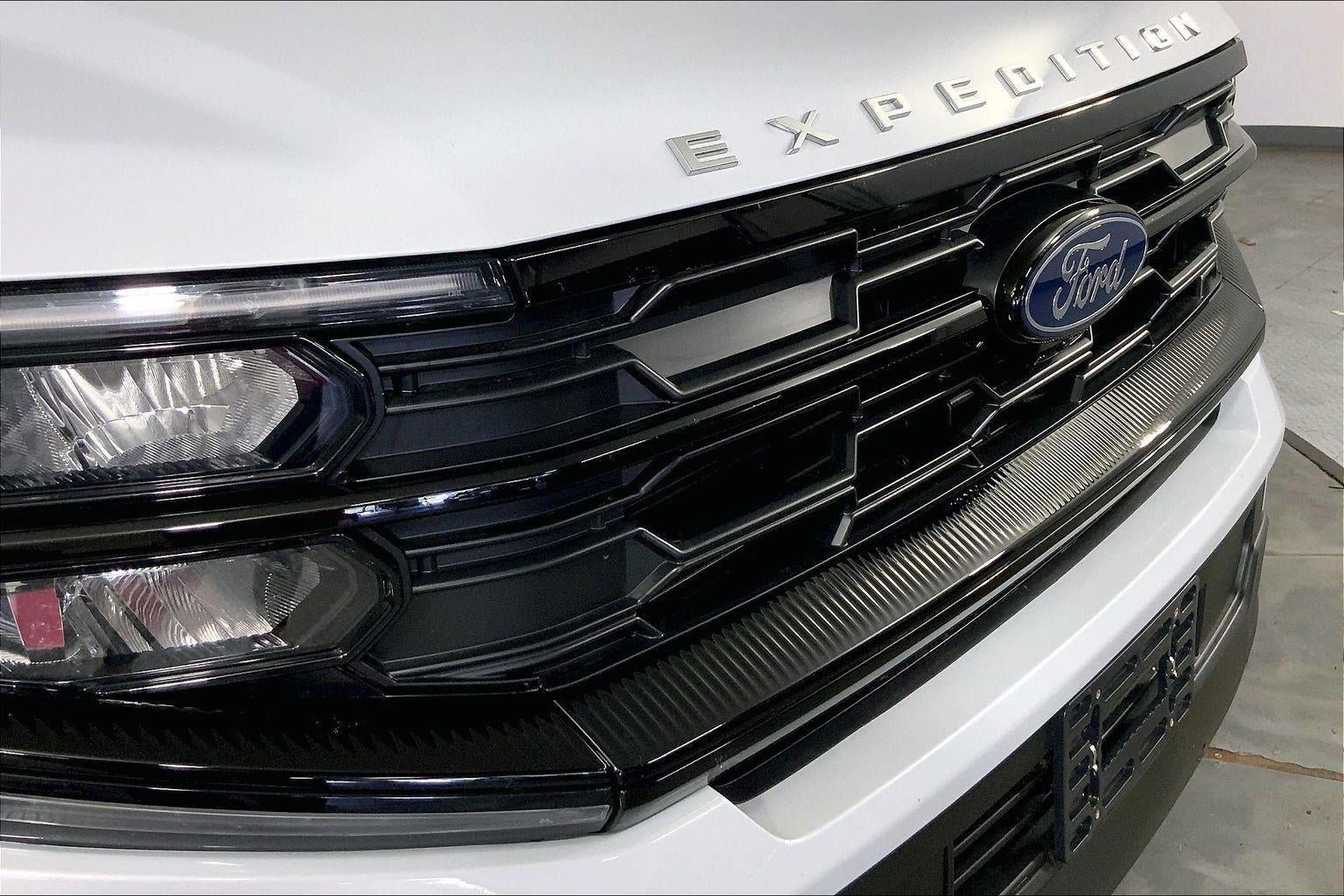Used 2025 Ford Expedition Active AWD/4WD image 29