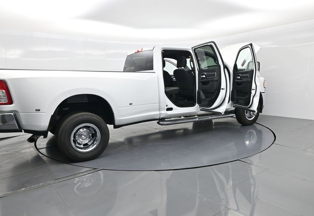 Used 2024 RAM 3500 Big Horn image 40